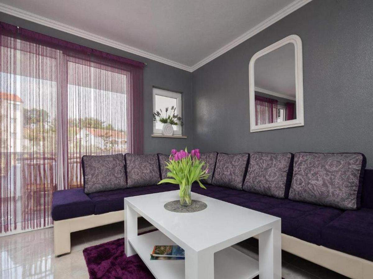 La Perla Apartments Sutivan Room photo